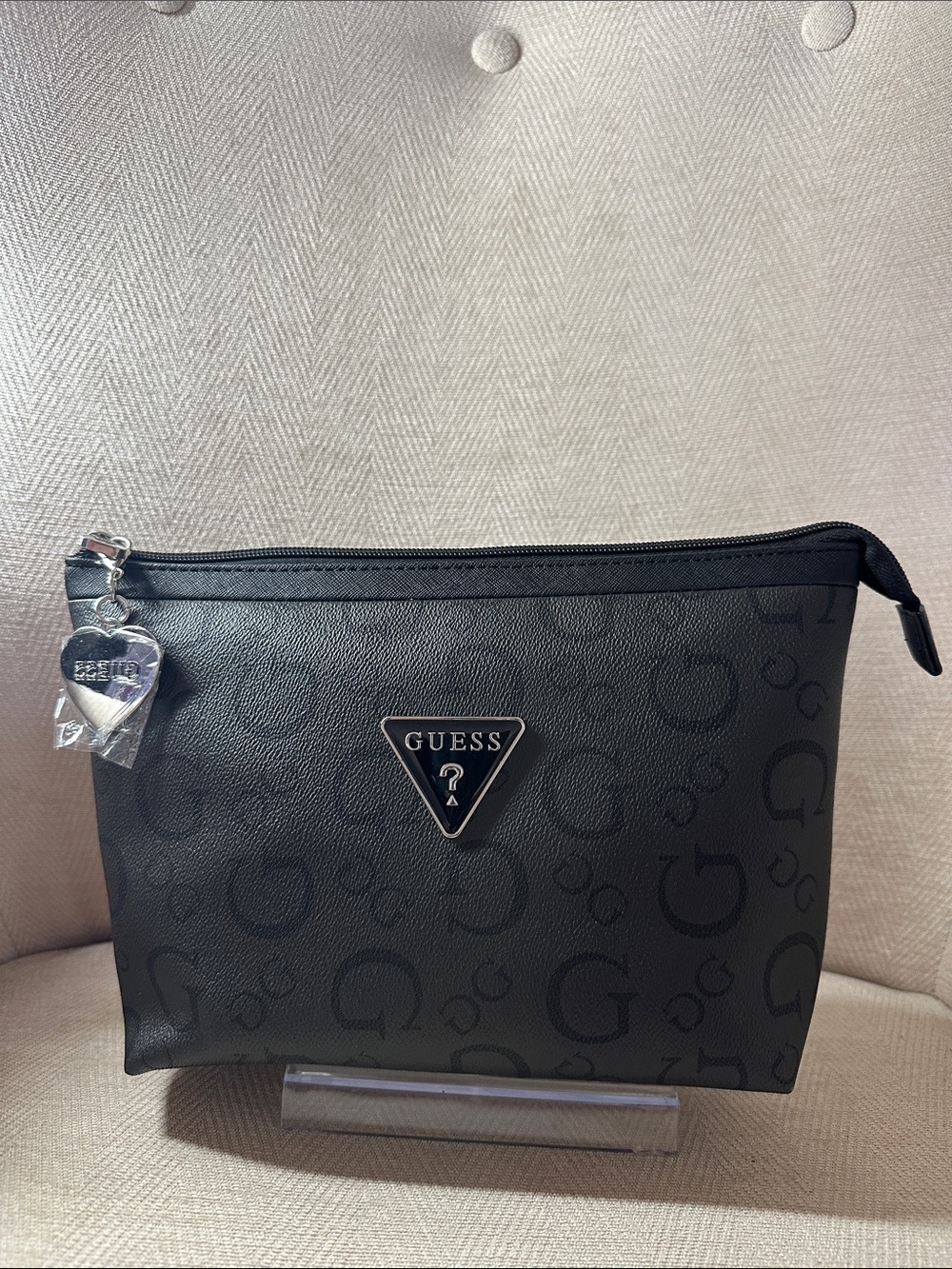 GUESS Black Logo-Print Toiletry Pouch with Heart Charm